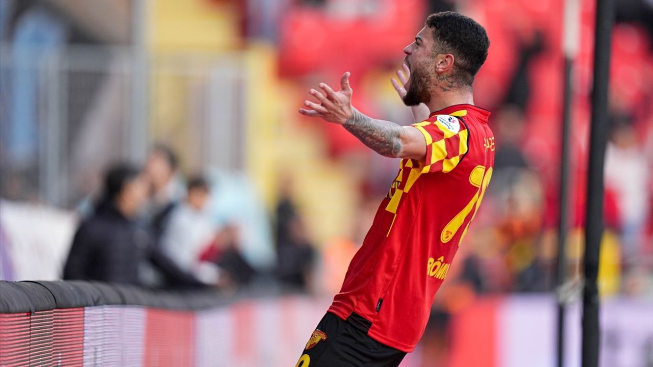 Göztepe, Adana Demirspor'u 3-1 Yenerek Öne Geçti