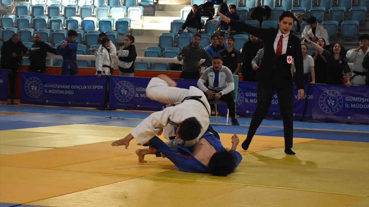 Gümüşhane'de Gençler Judo Grup Müsabakaları Başladı