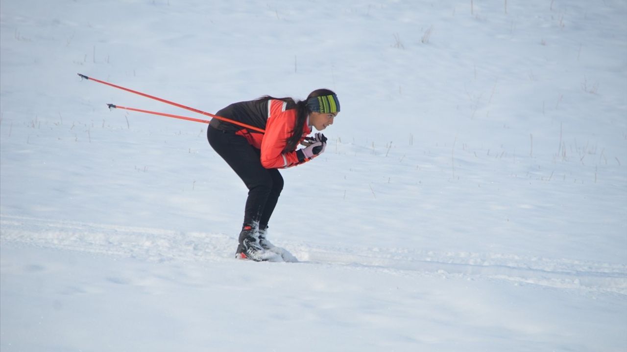 Hakkari'deki Kayak Sporcusu Gençlerin Milli Takım Hayali