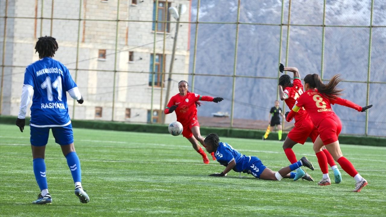 Hakkarigücü, Amed Sportif Faaliyetler'i Yenerek Öne Geçti