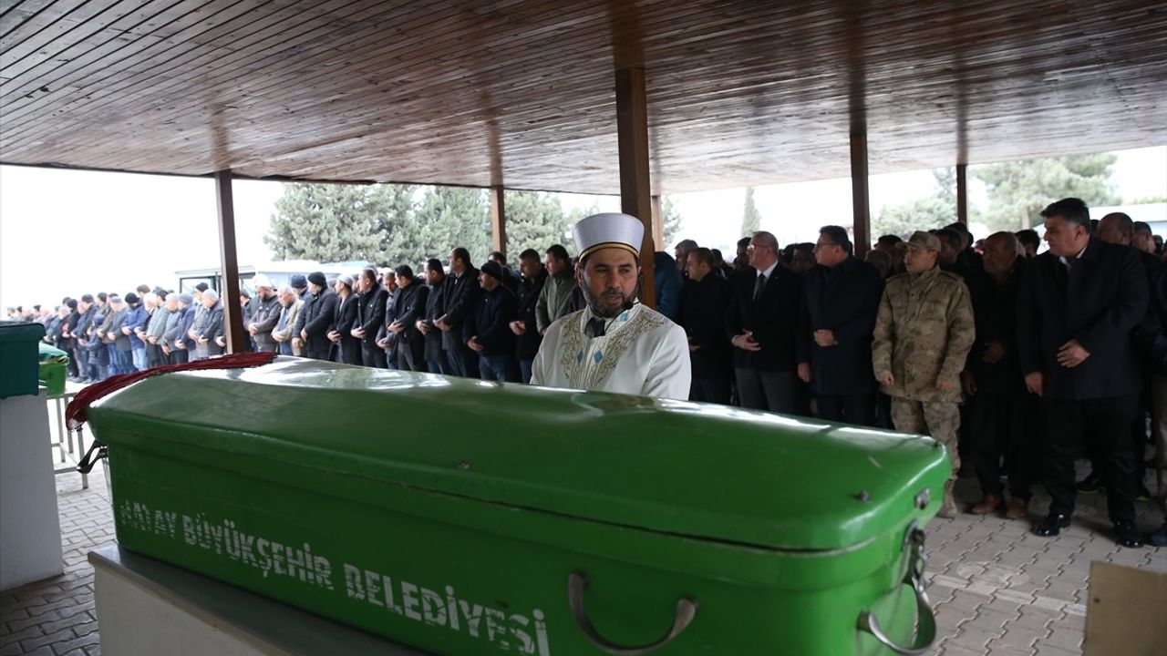 Hatay'da Zehirlenme Olayında Aile Defnedildi