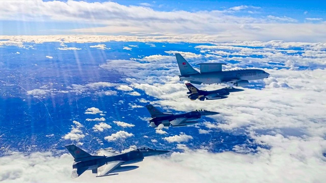 Hava Kuvvetleri Komutanı Kadıoğlu'ndan Önemli Uçuş