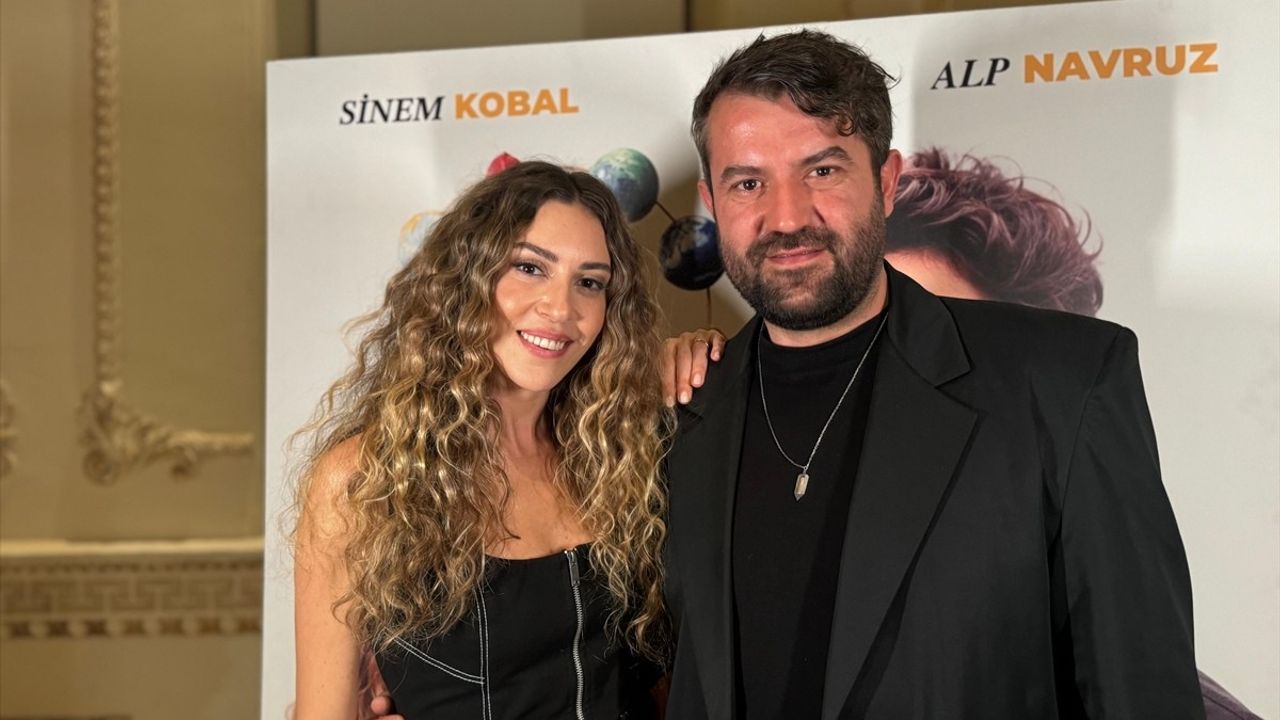 Her Şeyin Başı Merkür Filmi Gala Geceği