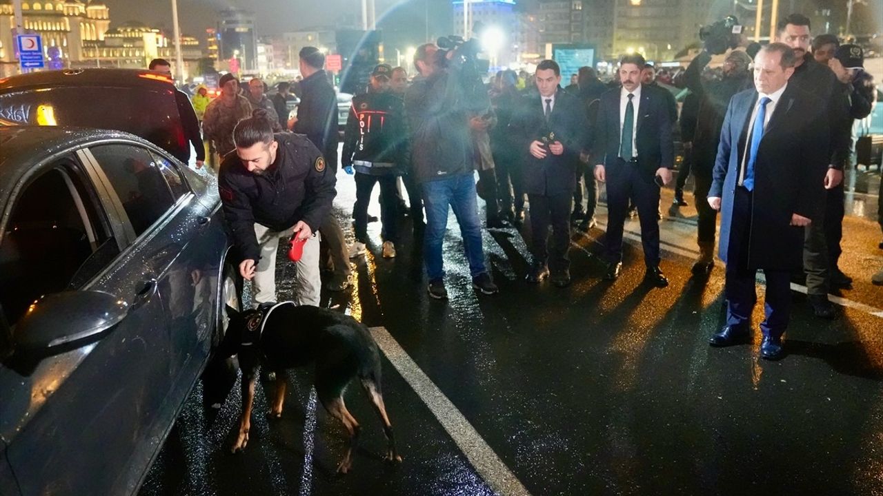 İstanbul Emniyet Müdürlüğü'nden Beyoğlu'nda Asayiş Uygulaması Denetimi