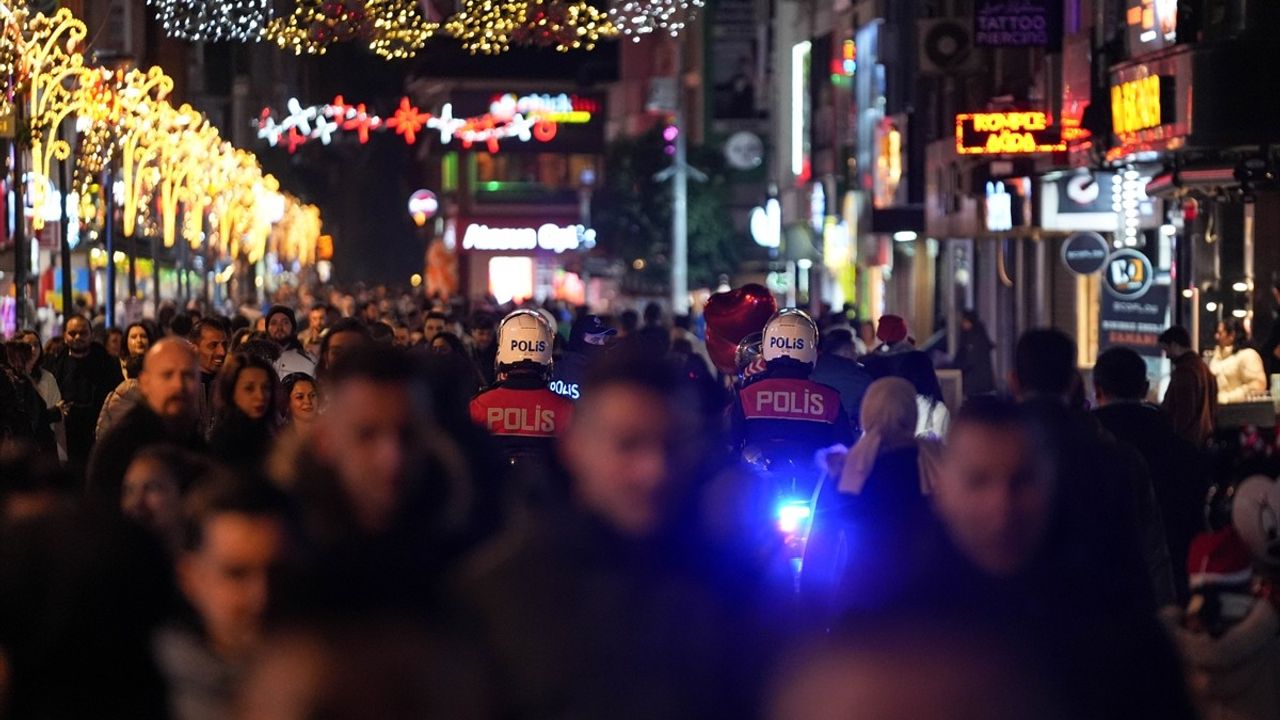 İzmir'de Yılbaşı Denetimleri Başladı