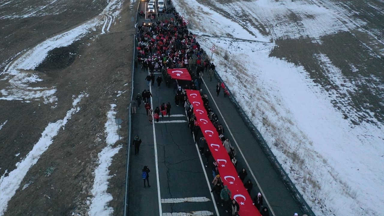 Kars'ta Sarıkamış Şehitleri İçin Temsili Nöbet Tutuldu