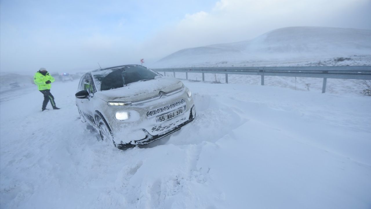 Kars'ta Zincirleme Trafik Kazası: 1 Yaralı