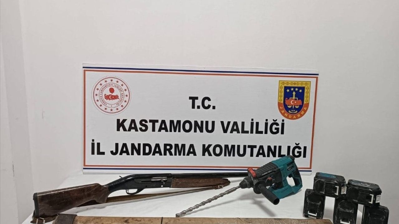 Kastamonu'da Kaçak Kazı Operasyonu: İki Şahıs Yakalandı