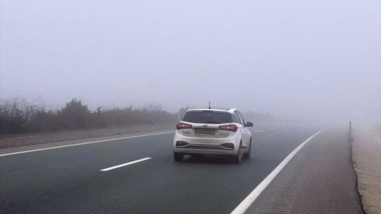 Kastamonu'da Sis Ulaşımda Zorluklar Yarattı