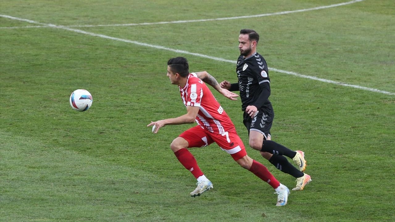 Kocaelispor, Boluspor'u Deplasmanda Rahat Geçti