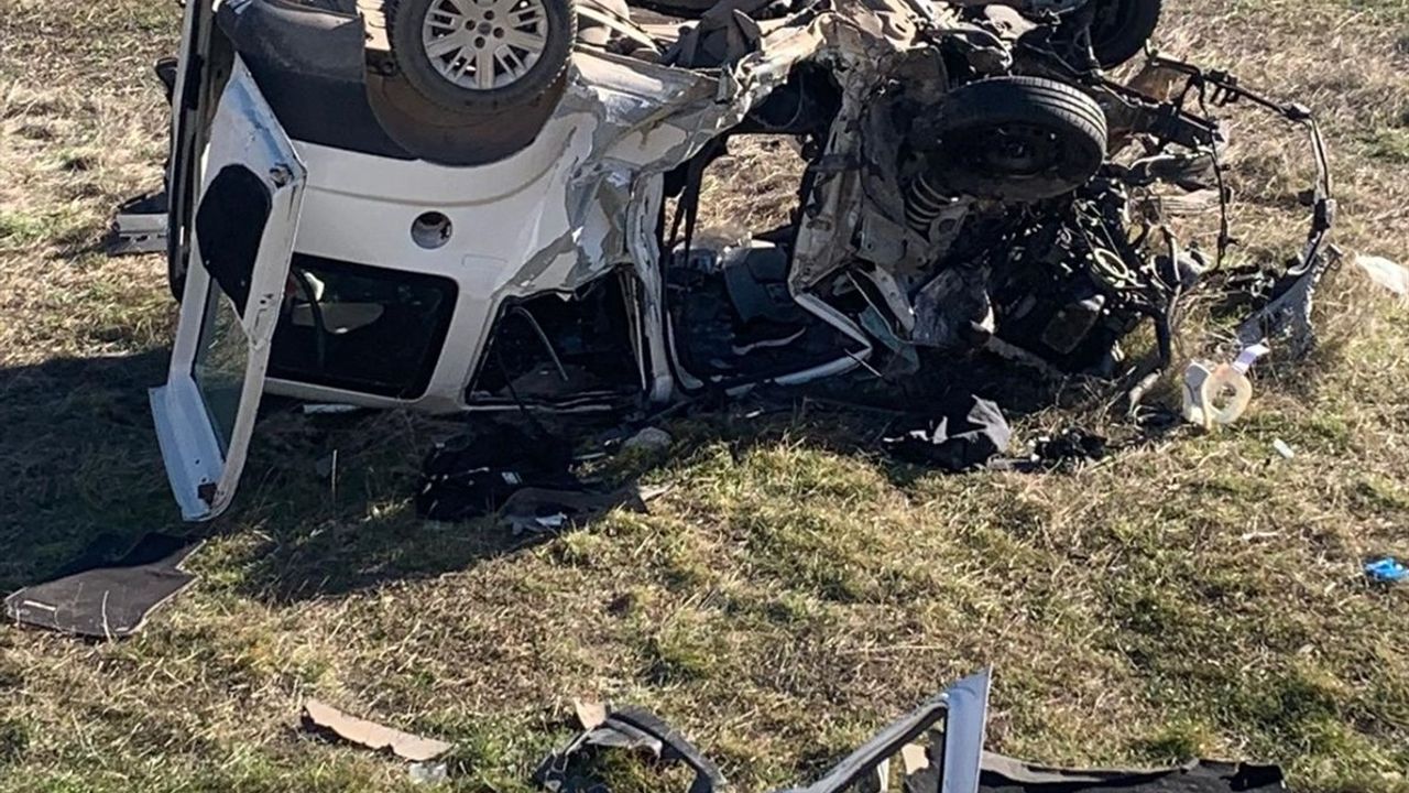 Konya'da Feci Trafik Kazası: 2 Ölü, 1 Yaralı