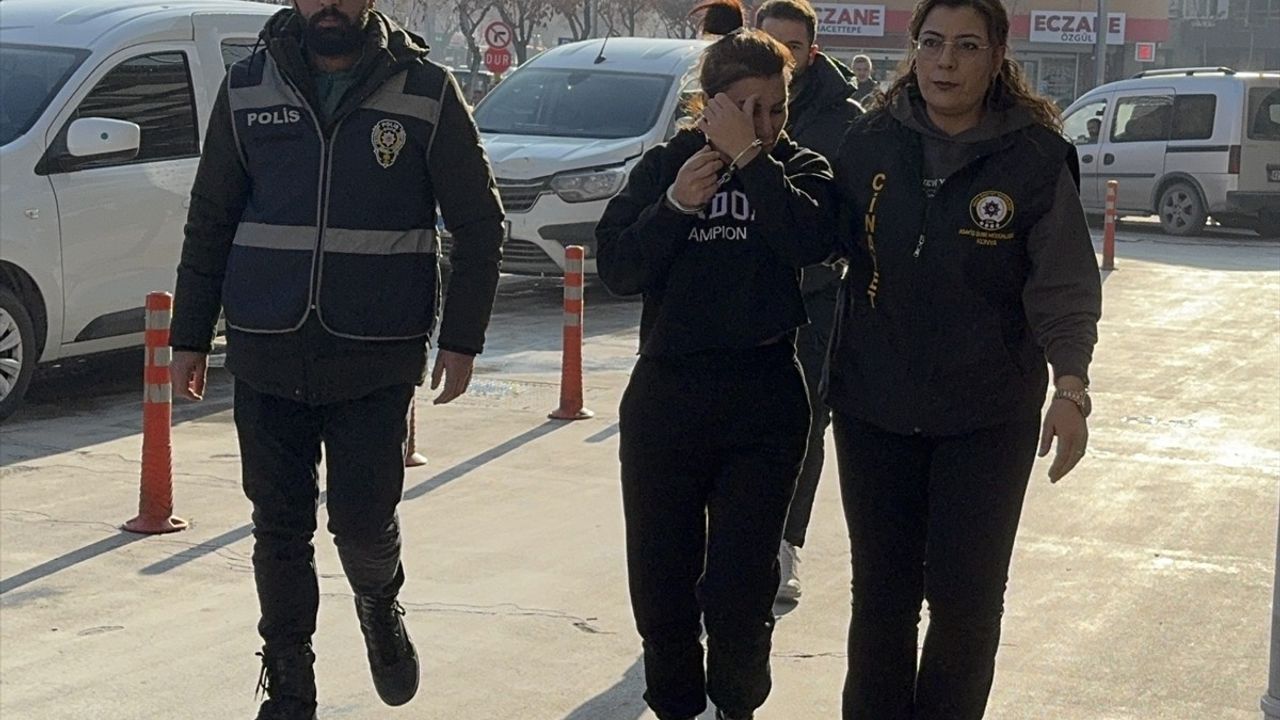 Konya'da Taksicinin Bıçakla Öldürülmesi: 4 Zanlı Adliyeye Sevk Edildi