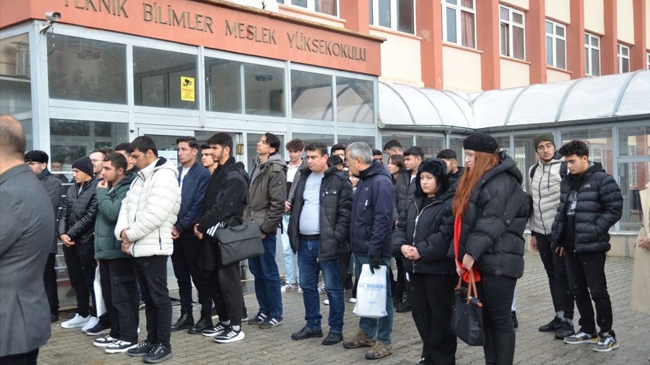 Konya'da Trafik Kavgasında Hayatını Kaybeden Üniversiteli Genç Anıldı