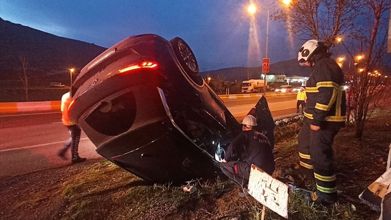 Mardin'de Trafik Kazası: Otomobil Devrildi