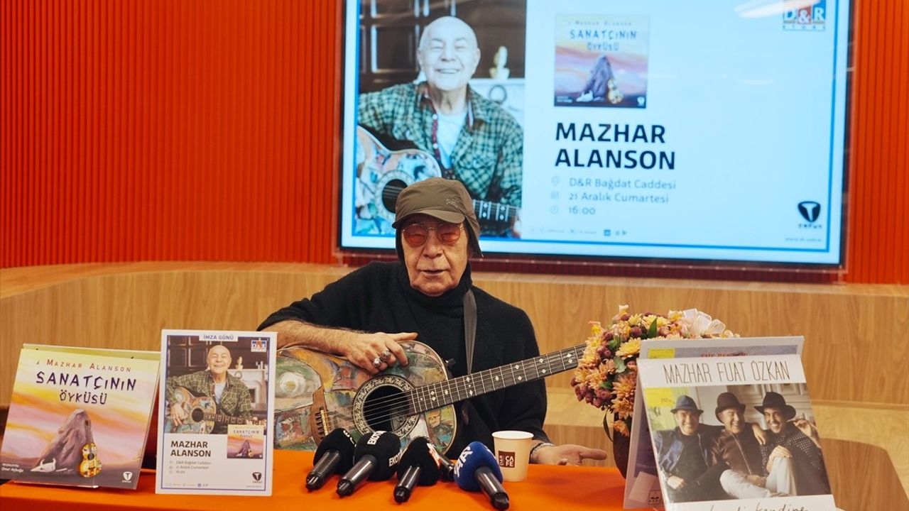 Mazhar Alanson'un 'Sanatçının Öyküsü' Kitabı Tanıtıldı