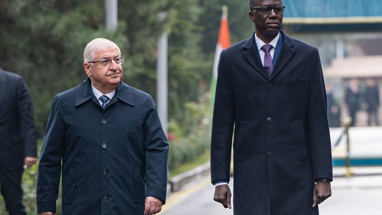 Milli Savunma Bakanı Güler, Nijerli Mevkidaşı ile Bir Araya Geldi