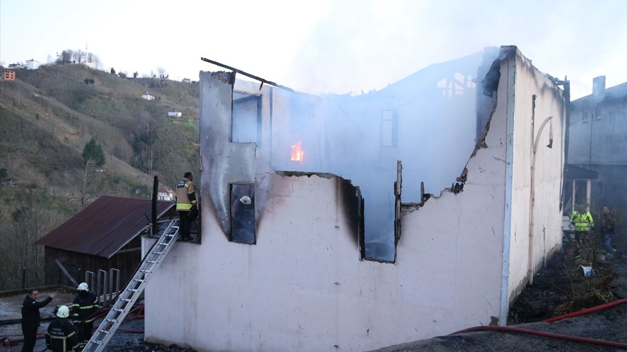 Ordu'da Yangın Felaketi: 94 Yaşındaki Kadın Hayatını Kaybetti