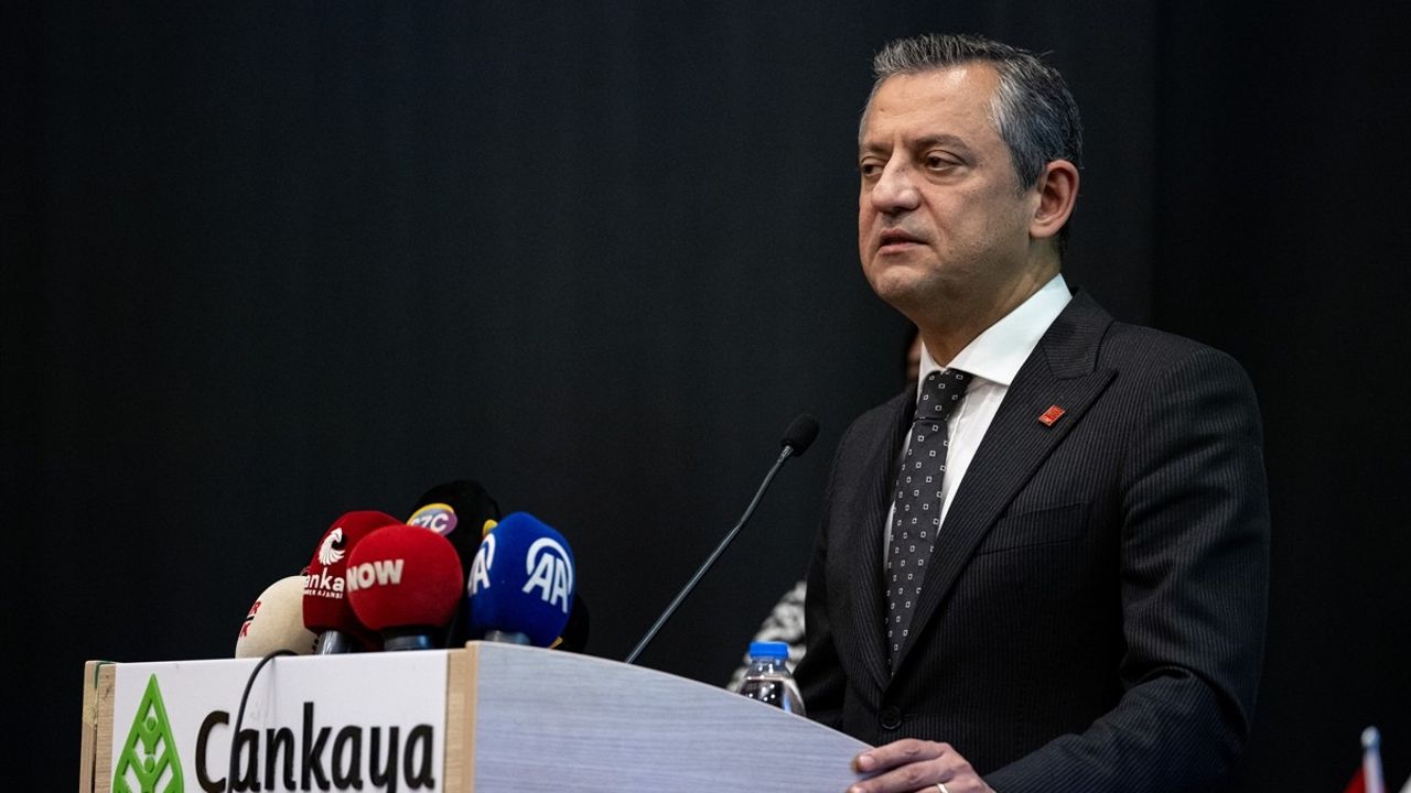 Özgür Özel Anayasal Değerlerin Korunması Panelinde Konuştu