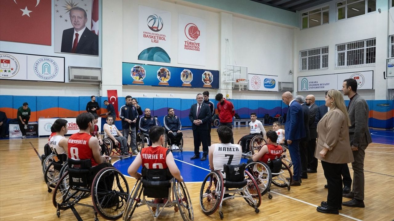 Paralimpik Sporcular Üniversite Öğrencileriyle Buluştu