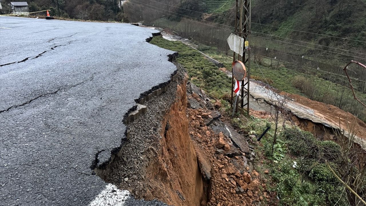 Rize'de Yağış Sonrası Heyelan