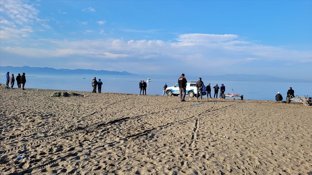 Samsun'da Kaybolan İki Balıkçının Arama Çalışmaları Devam Ediyor