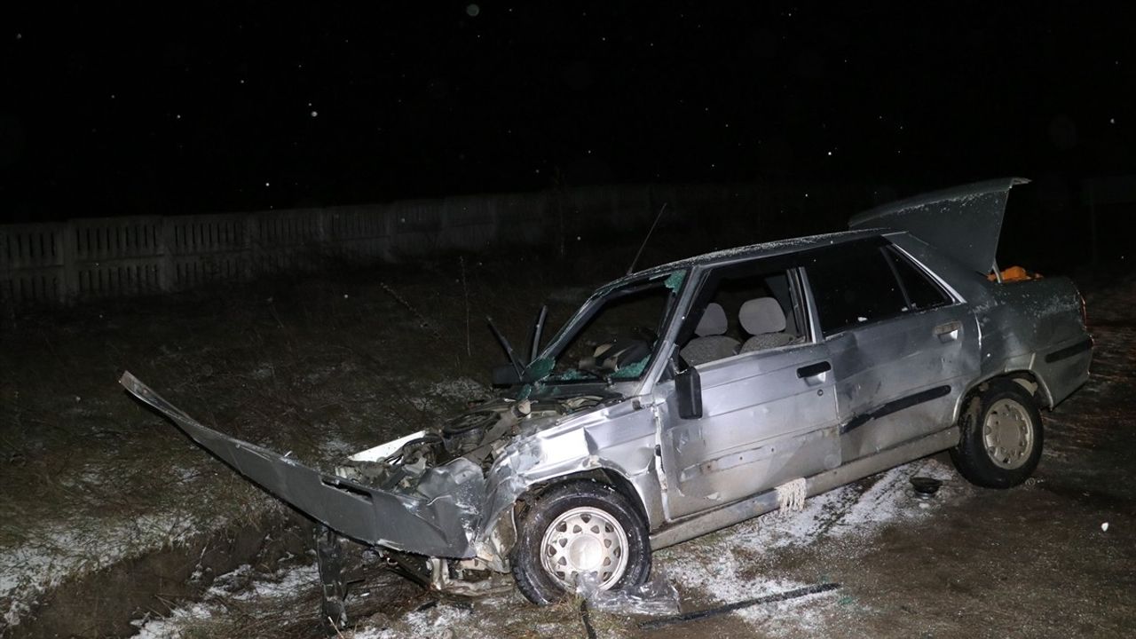 Samsun'da Kaza: İki Otomobil Çarpıştı, 4 Yaralı