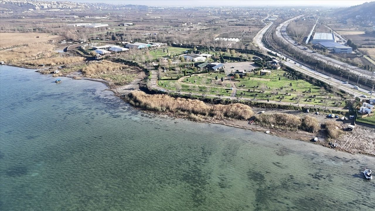 Sapanca Gölü'nde Su Seviyesi Endişe Verici Düşüşte