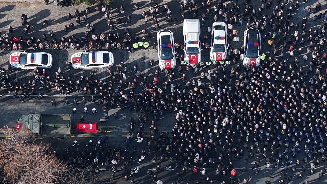 Şehit Tuğgeneral İsa Baydilli'nin Son Yolculuğu Kayseri'de Gerçekleşti