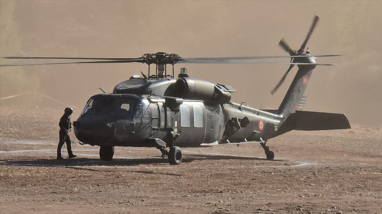 Siirt'te Rahatsızlanan Bebek Askeri Helikopterle Van'a Nakledildi