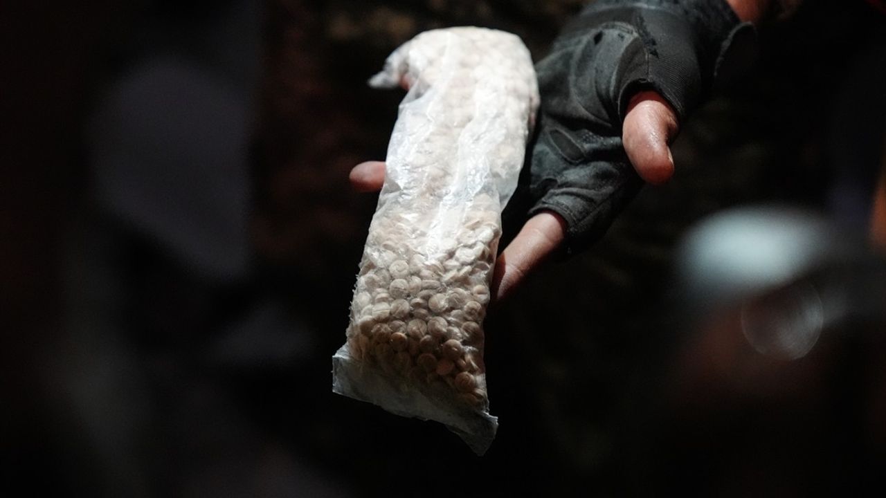 Suriye'de Uyuşturucu İmha Operasyonu: Mezze Havaalanı'nda Captagon Yakıldı
