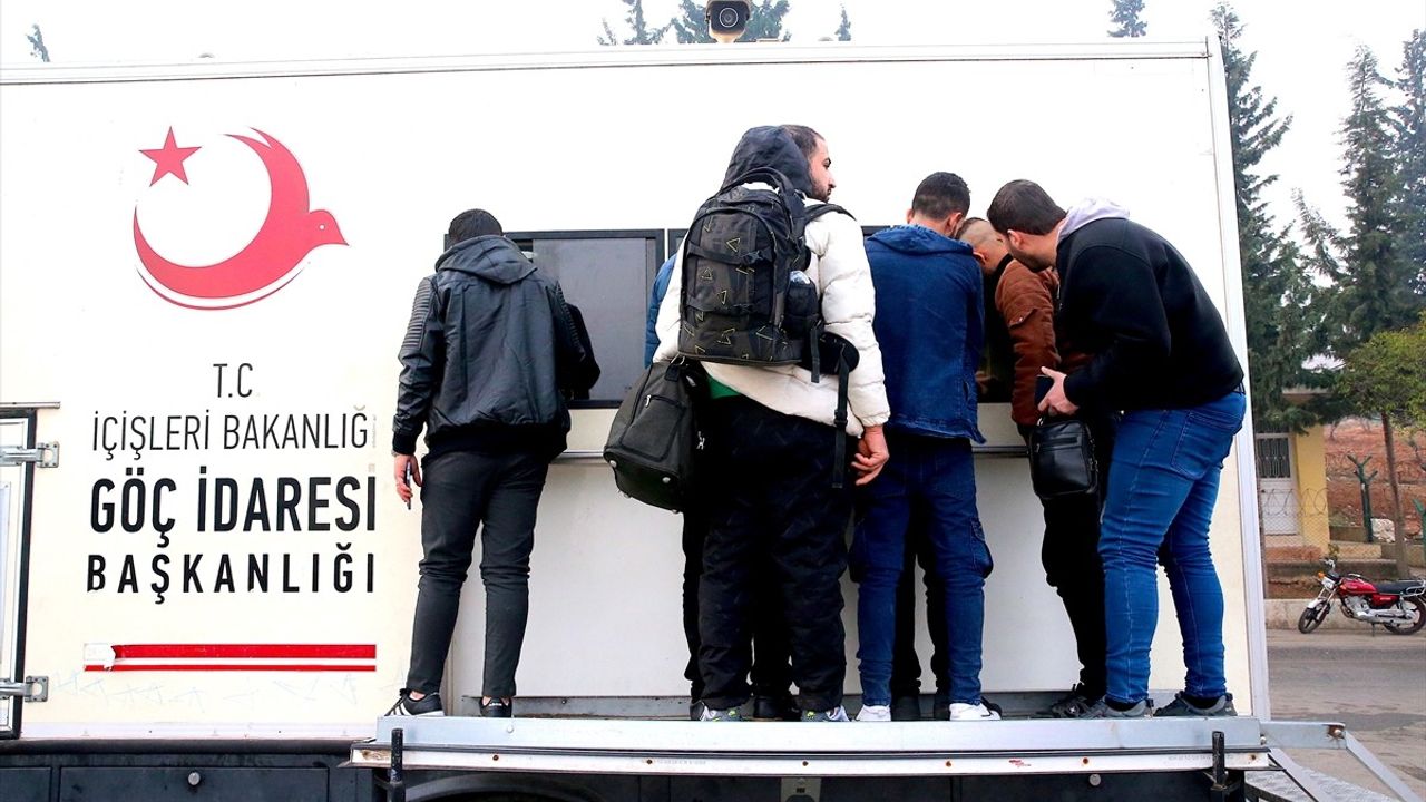 Suriyeliler Hatay Sınır Kapılarından Ülkelerine Dönüyor