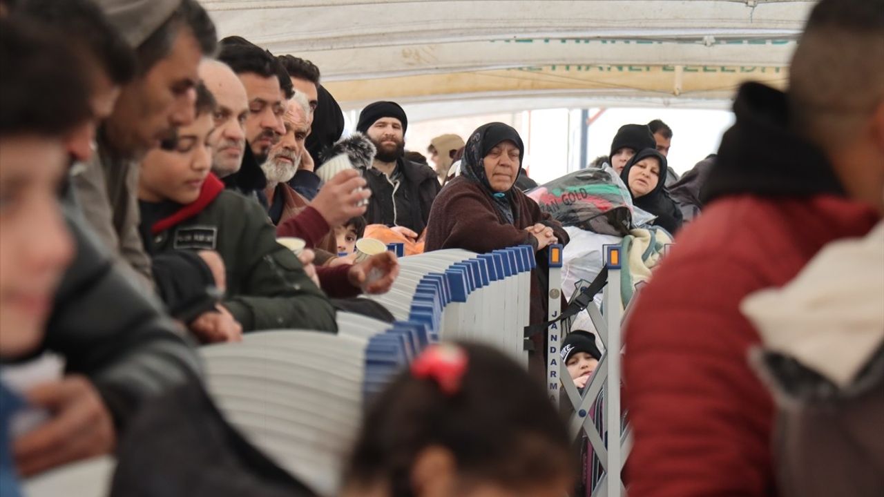 Suriyelilerin Hatay'dan Ülkelerine Dönüşü Devam Ediyor