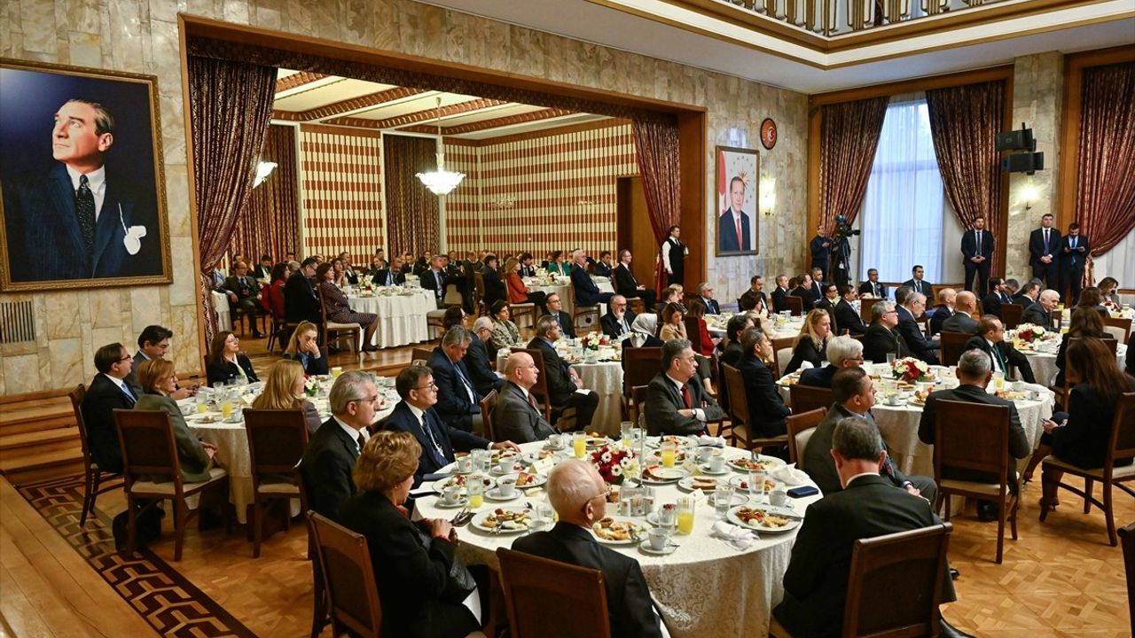 TBMM Başkanı Kurtulmuş, Suriye ve Filistin Üzerine Önemli Açıklamalarda Bulundu