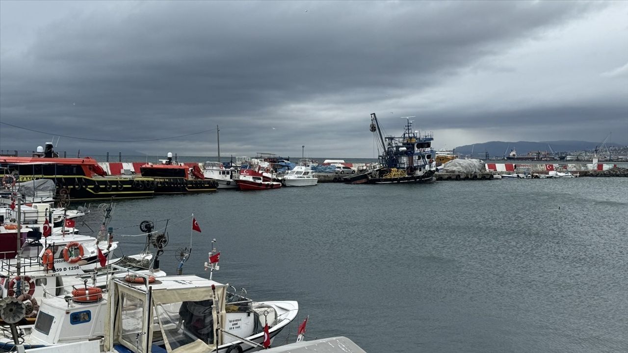 Tekirdağ'da Poyraz Etkisi: Deniz Ulaşımında Aksamalar Yaşanıyor