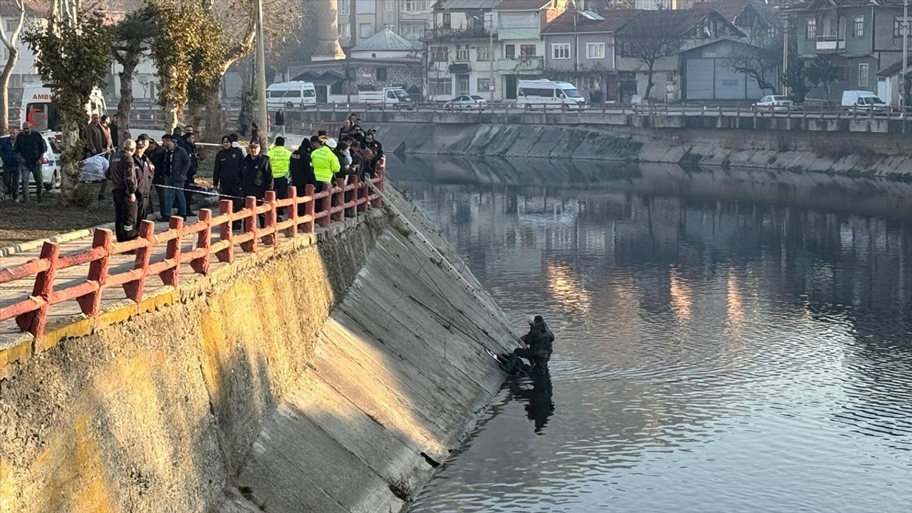 Tokat'ta Yeşilırmak Nehri'nde Erkek Cesedi Bulundu