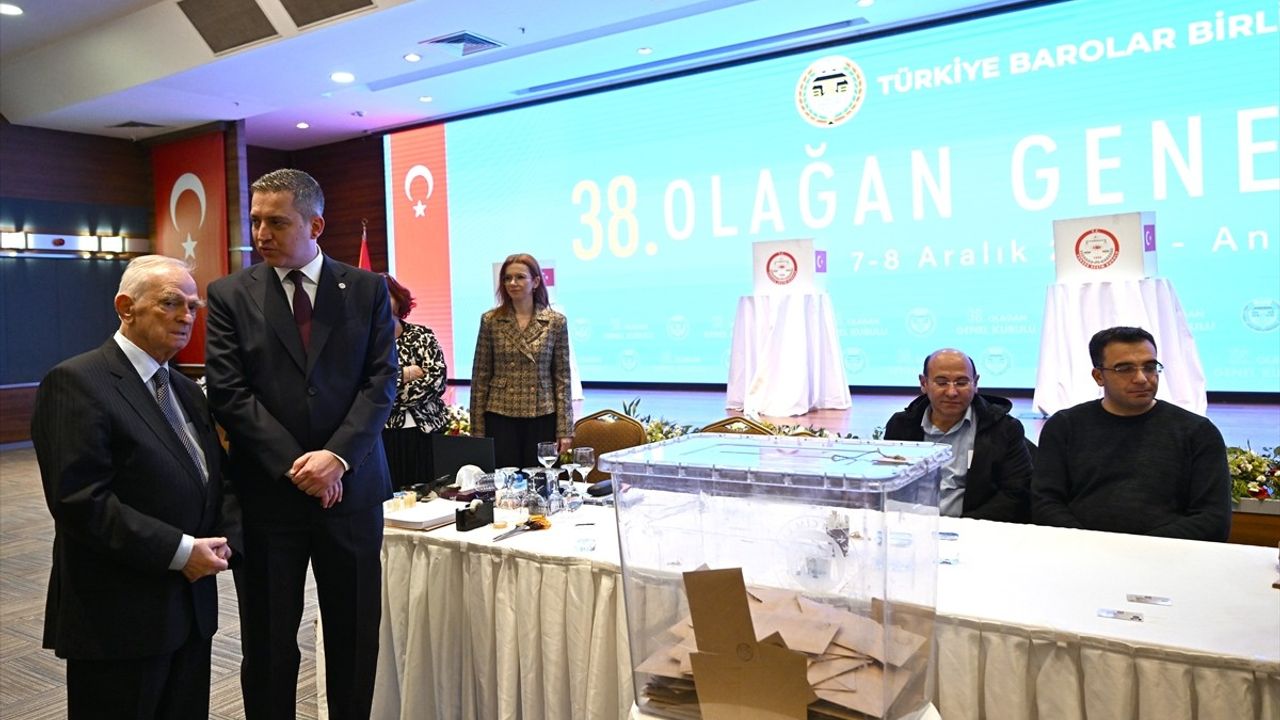 Türkiye Barolar Birliği 38. Olağan Genel Kurulu'nda Seçimler Sürüyor