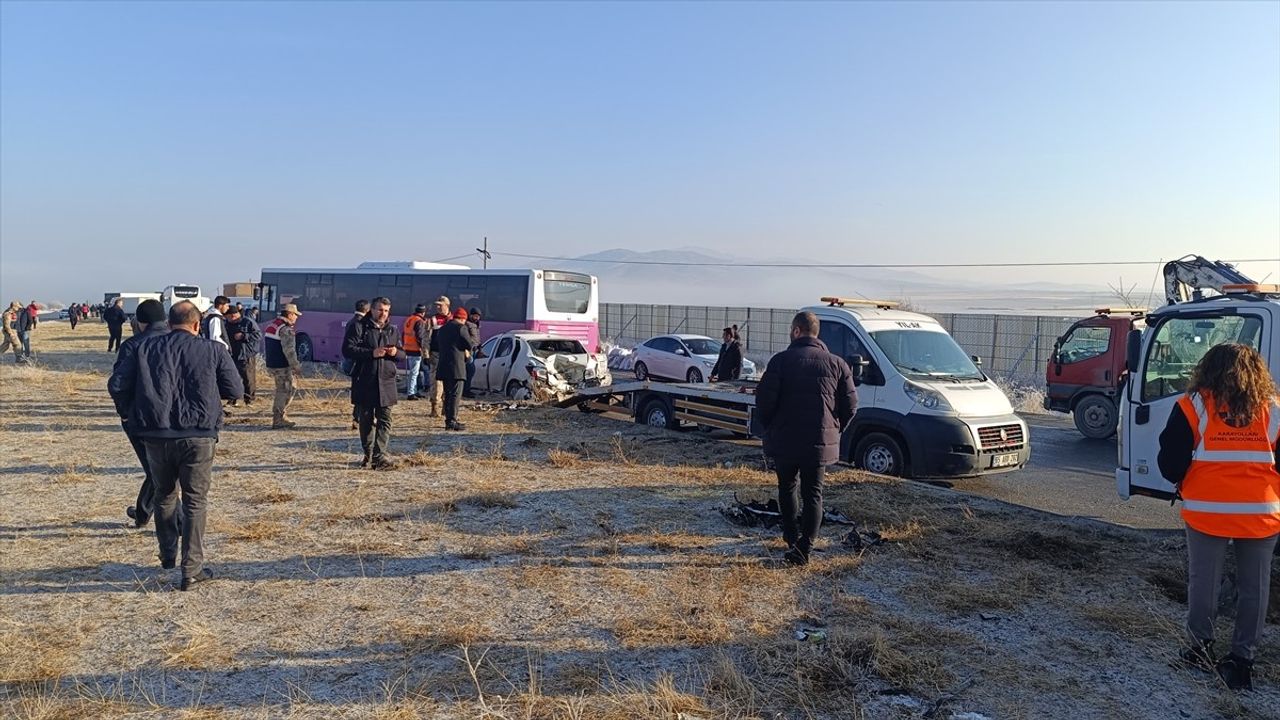 Van'da Zincirleme Trafik Kazası