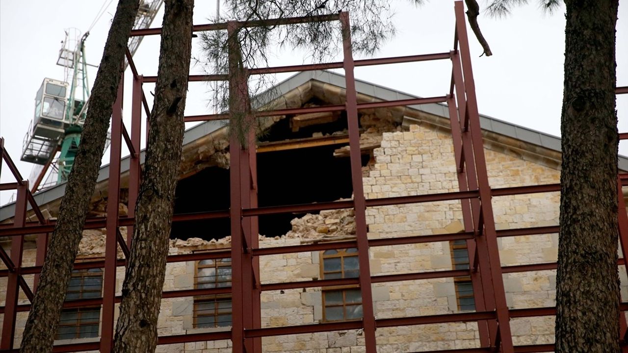 Yedi Güzel Adam Edebiyat Müzesi'nde Restorasyon Başladı