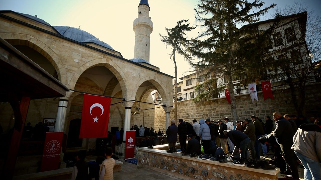 Yunus Paşa Camii Yeniden İbadete Açıldı