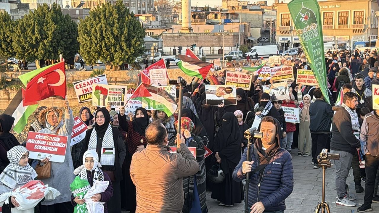 Adana'da Filistin'e Destek Protestsası