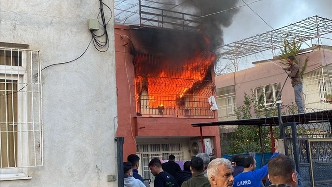 Adana'da Yangın: Sarıçam'da Bir Evde Hasar Meydana Geldi