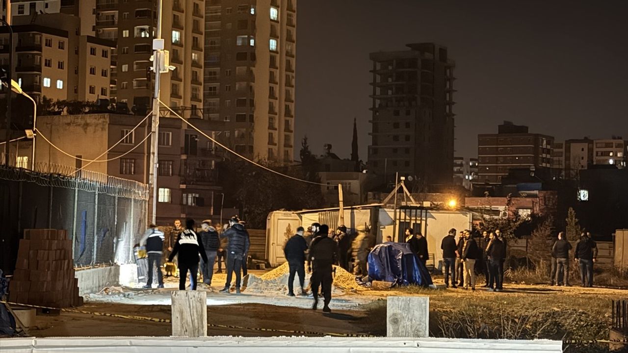 Adana'da Yaralı Şüpheli Molotofkokteyli Atarken Yakalandı