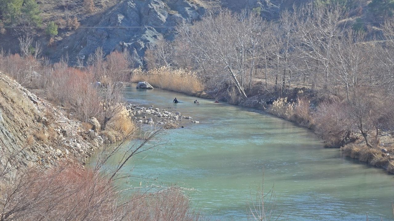 Adıyaman'da Kaybolan Kadın İçin Arama Çalışmaları Devam Ediyor