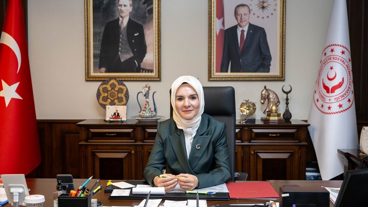 Aile ve Sosyal Hizmetler Bakanı Göktaş, Anadolu Ajansı'nın Yılın Kareleri Oylamasında