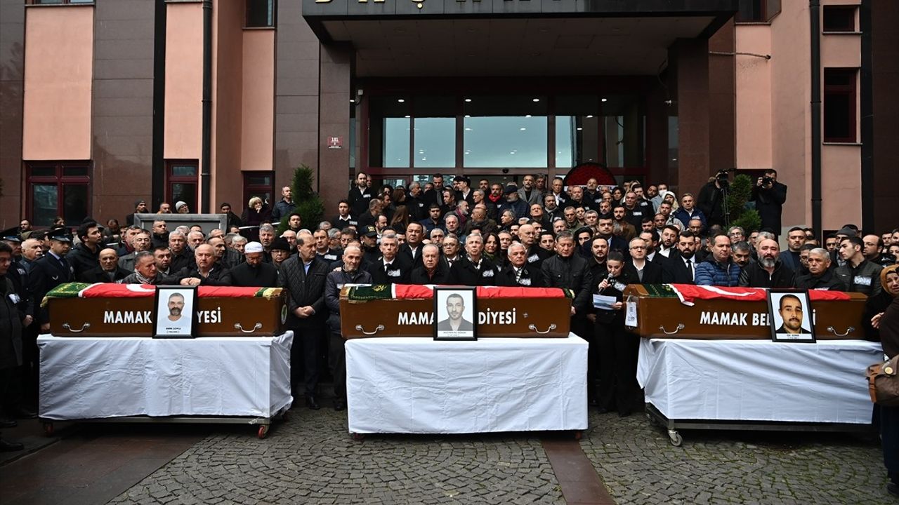 Ankara'da Trafik Kazasında Hayatını Kaybeden Belediye İşçileri İçin Cenaze Töreni