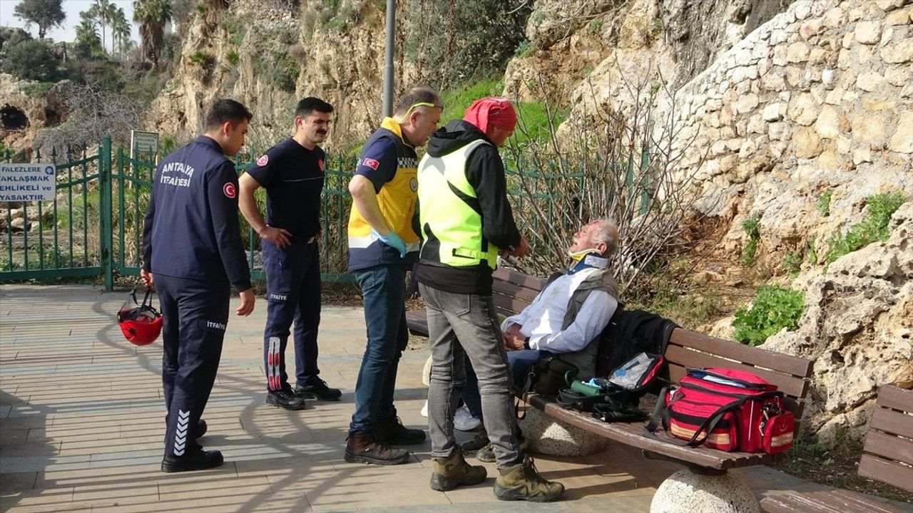 Antalya'daki Falezlerden Düşme Olayında Yaralı Kurtarıldı