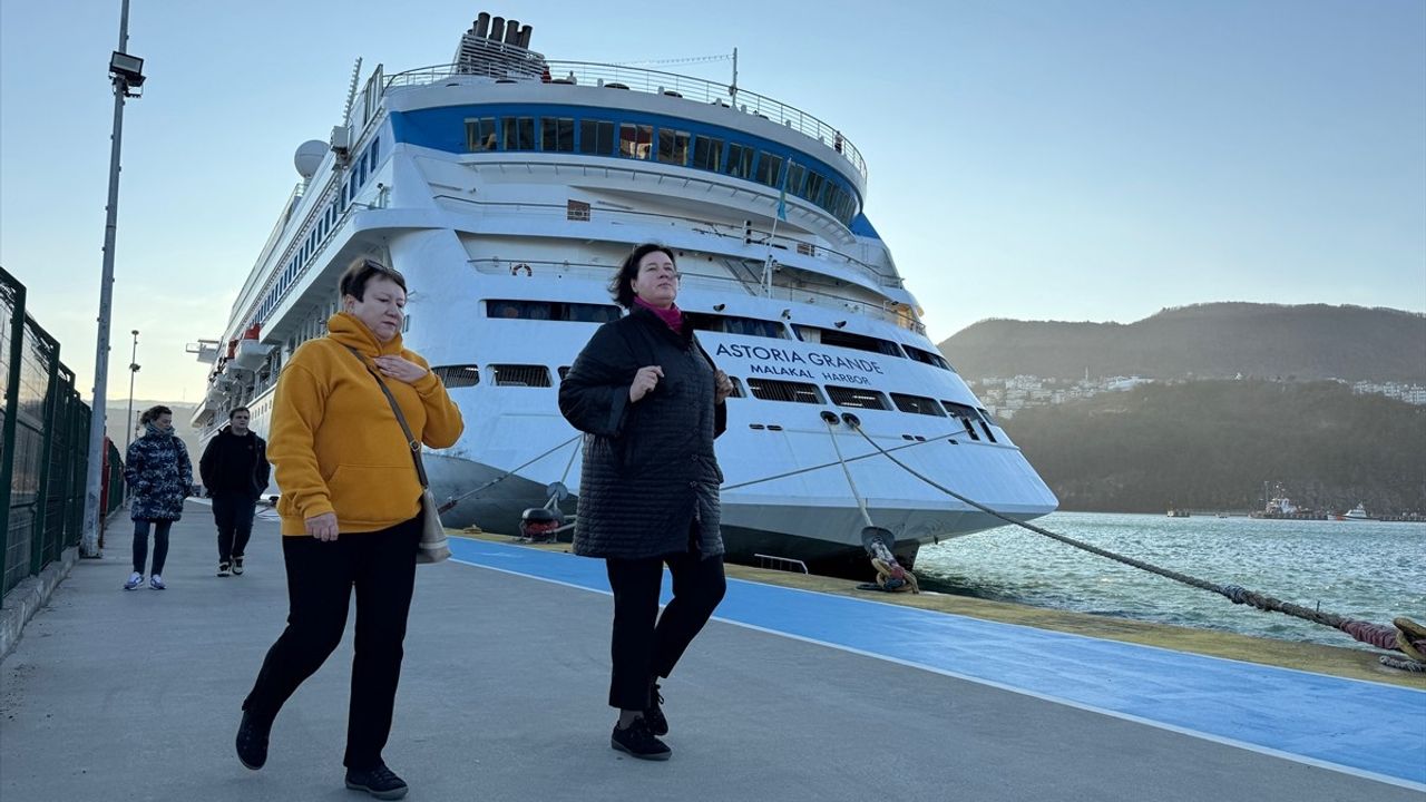 Astoria Grande Kruvaziyeri Amasra'ya İlk Seferini Gerçekleştirdi