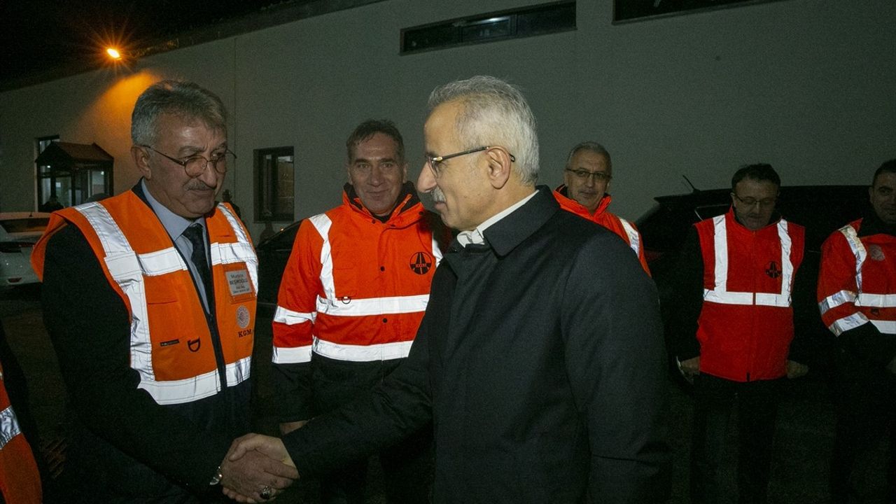 Bakan Uraloğlu Bolu Dağı Tüneli'ni Ziyaret Etti