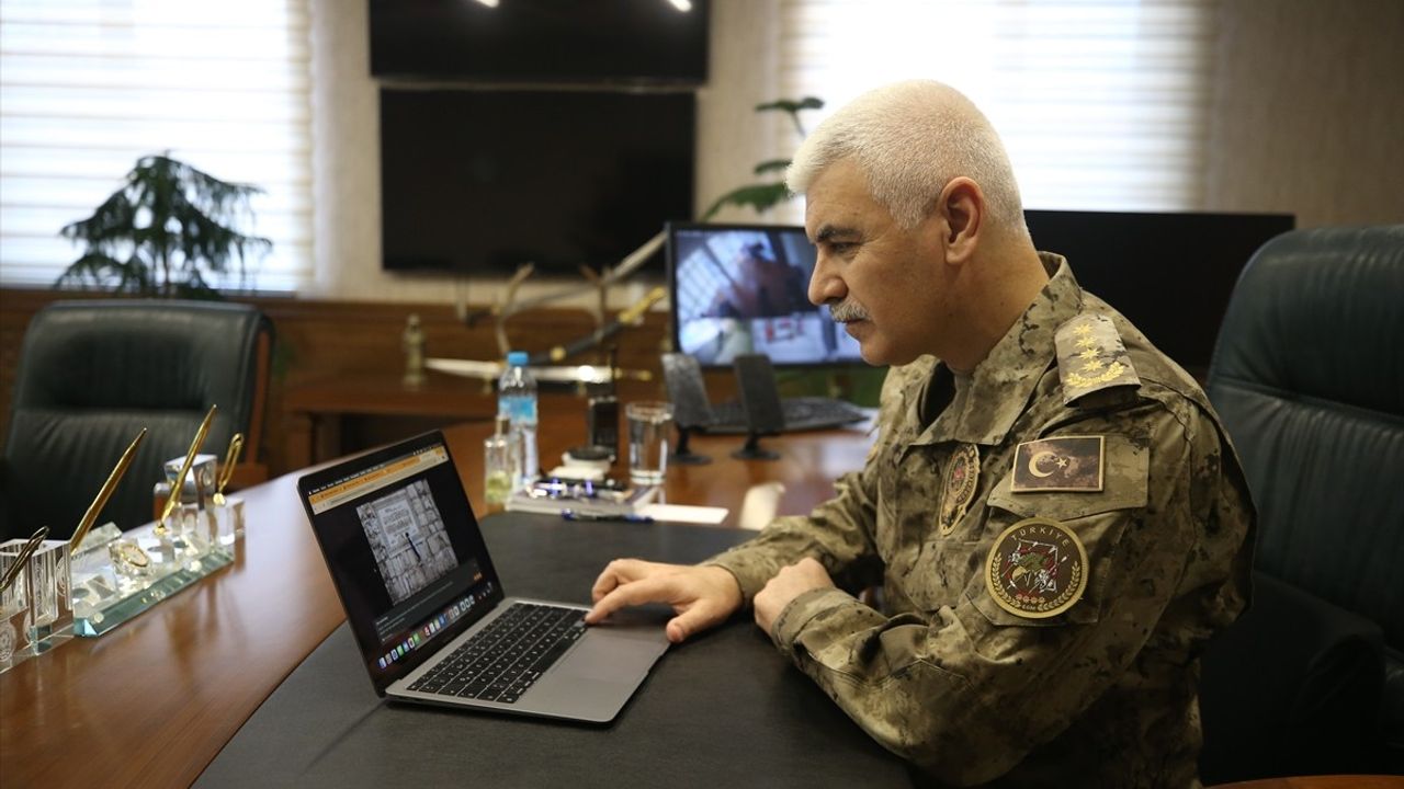 Balıkesir İl Emniyet Müdürü Yiğit, Yılın Kareleri Oylamasına Katıldı