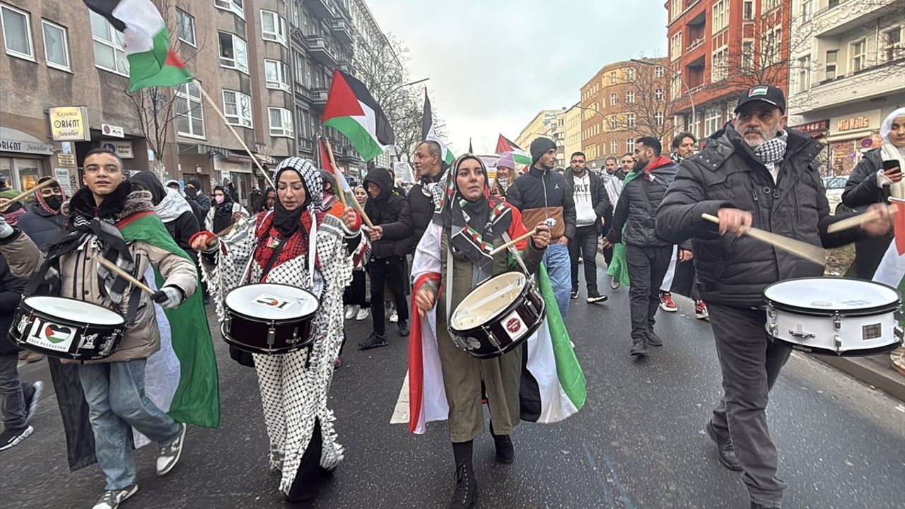 Berlin'de Filistin Destek Gösterisi